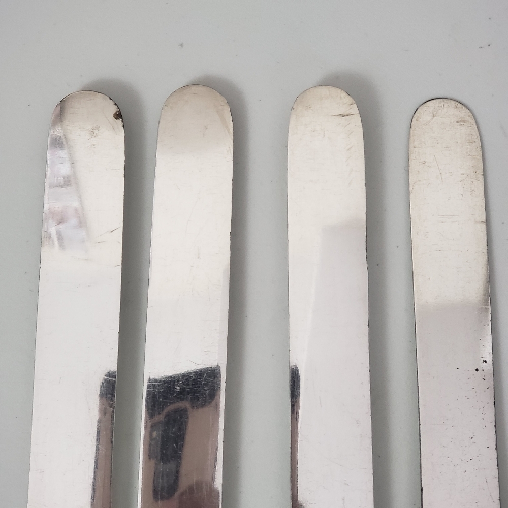 Landers, Frary & Clark Set of Mother-of-Pearl Handle Knives - 8 Pieces - Picture 3 of 16